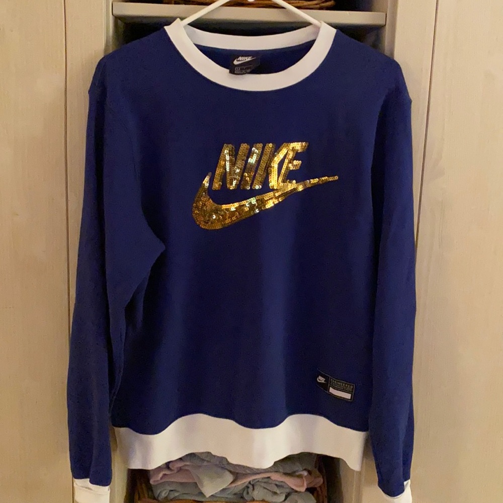 Nike sweatshirt, gold logo